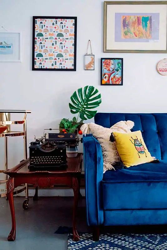 eclectic interior wall decor