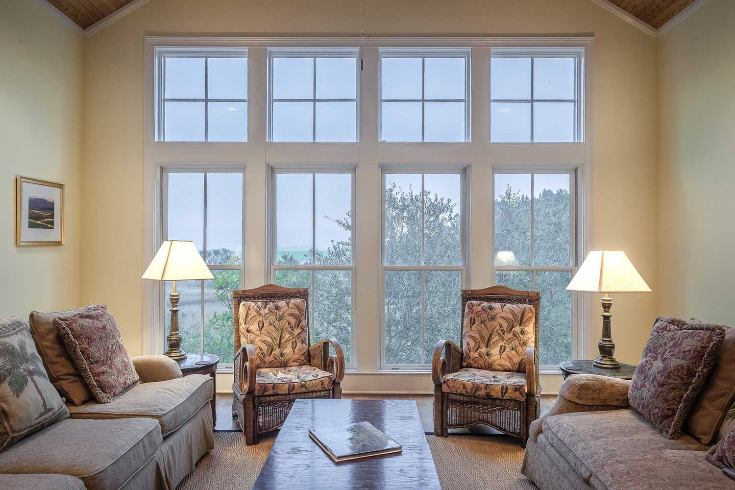 symmetrical living room furniture arrangement