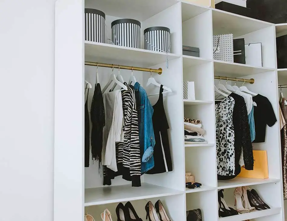 Tidy closet regarding to feng shui.