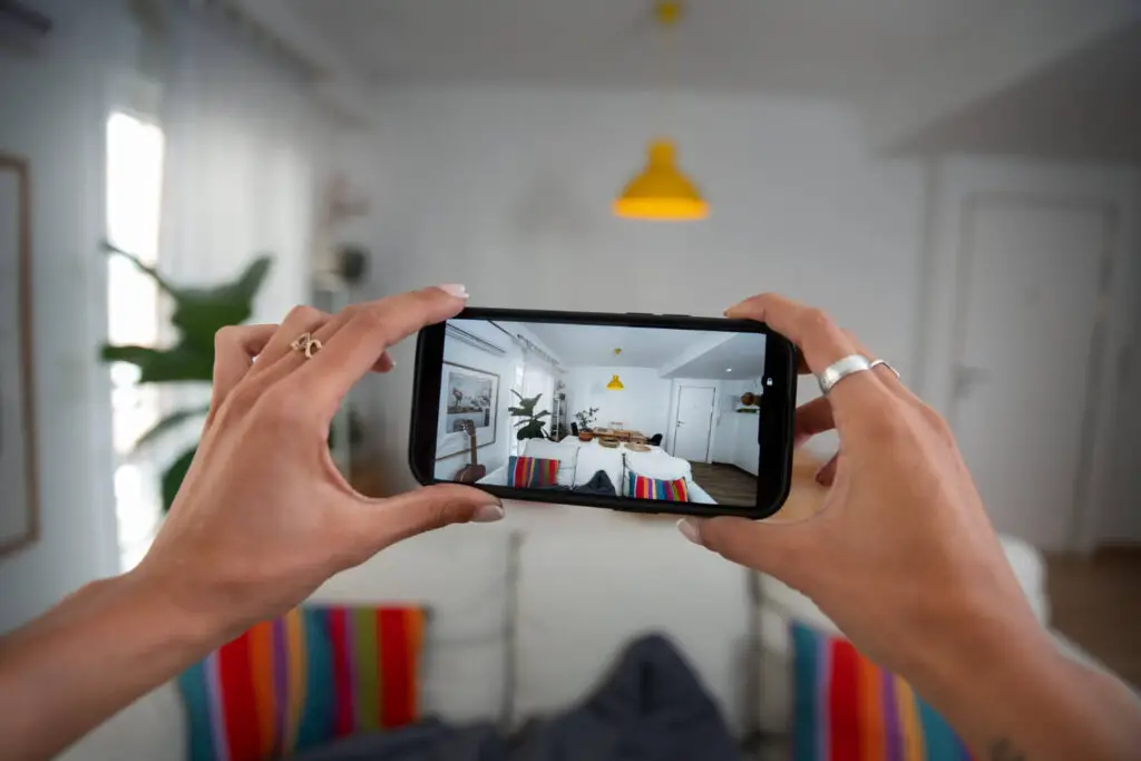 Virtual home tour with furniture