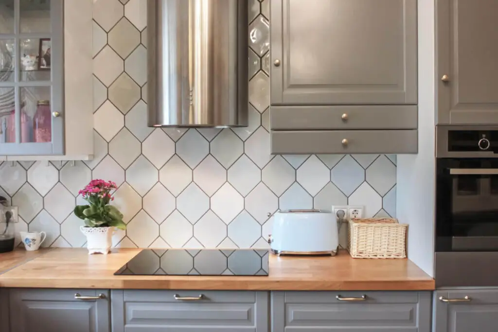 Modern kitchen backsplash